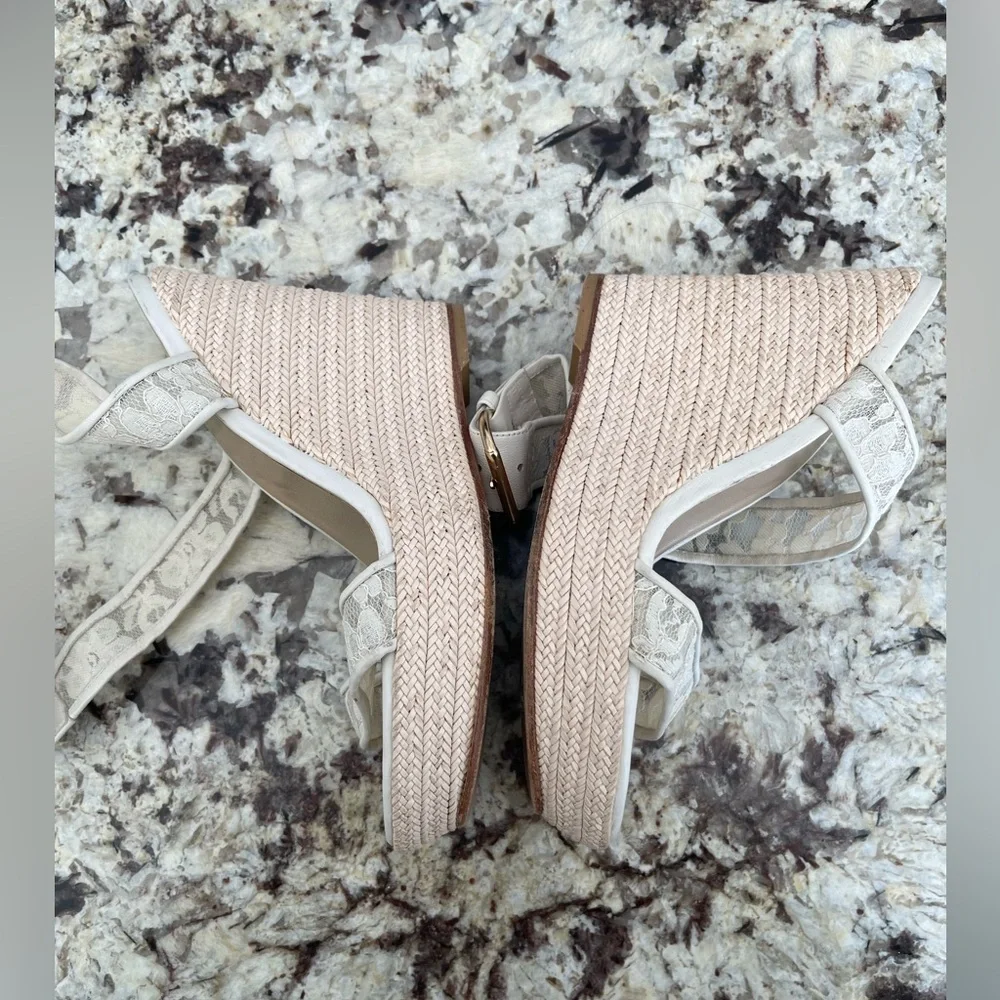 Stuart weitzman ivory lace wedges with gold hardware - Picture 6 of 12